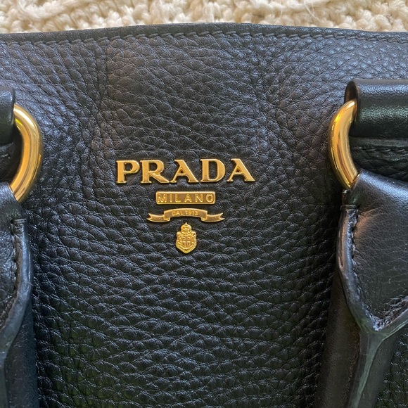 Prada large hobo handbag with adjustable strap. - Picture 4 of 13